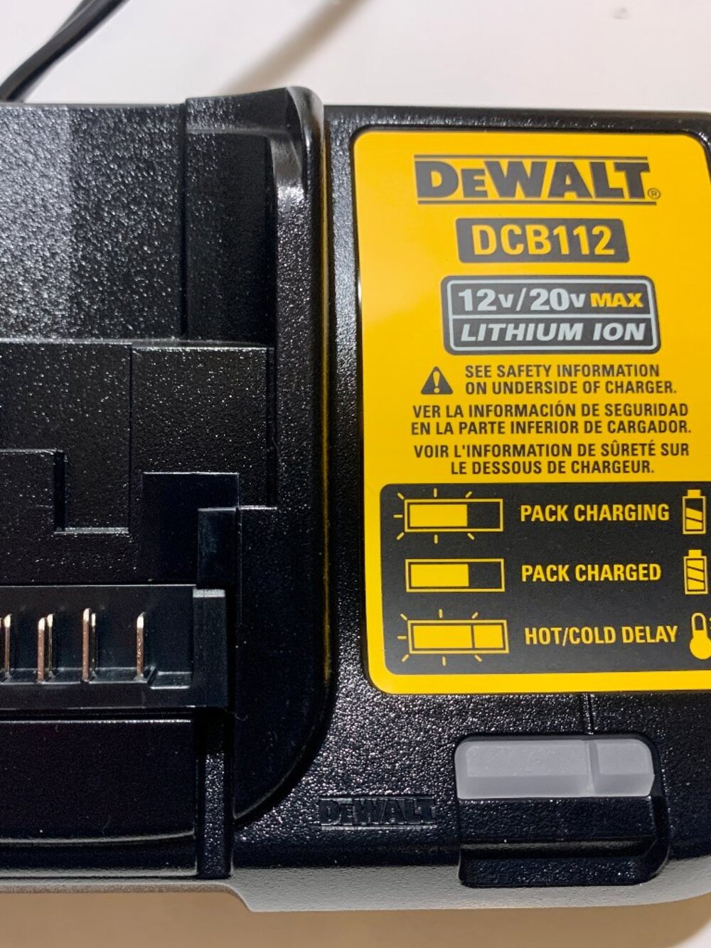 DCB112 DEWALT Charger 12v/20v Genuine Max Li-Ion **NEW**